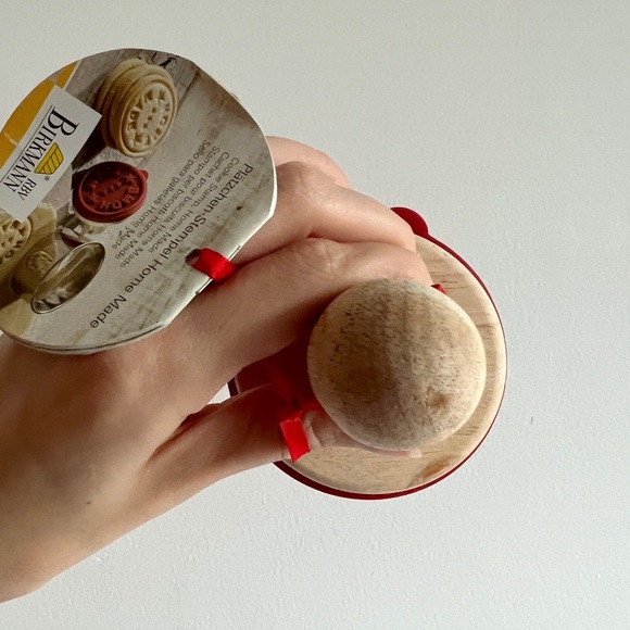 Birkmann Red Wooden Baking Homemade Star Circle Cookie Stamp - Picture 7 of 7